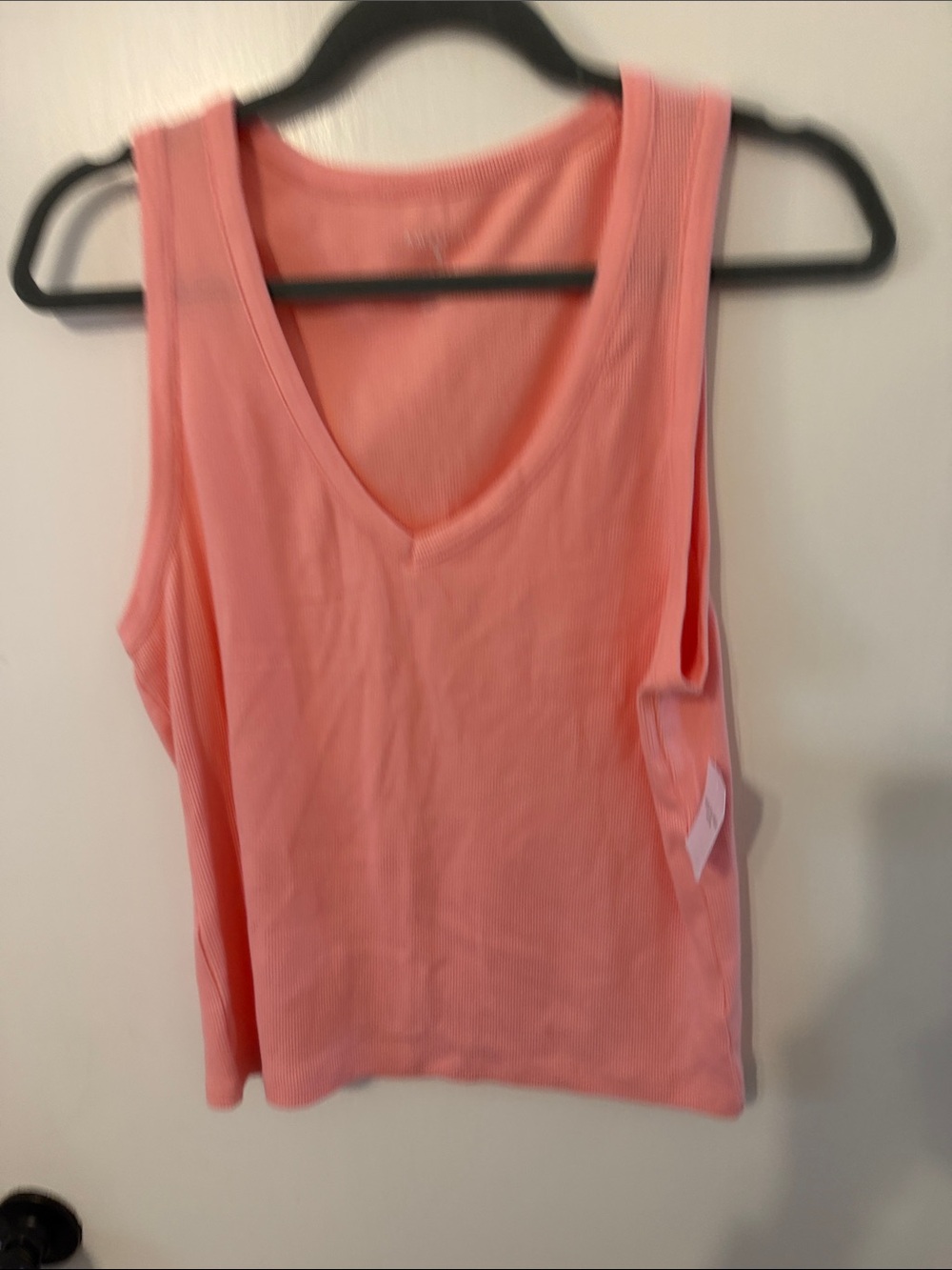 NWT American Eagle Sleeveless V-Neck Ribbed Tank Top in Coral